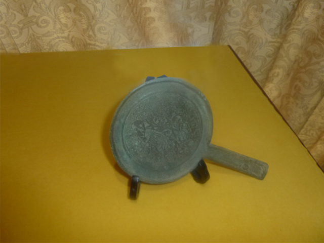 莲花童子柄镜·宋代