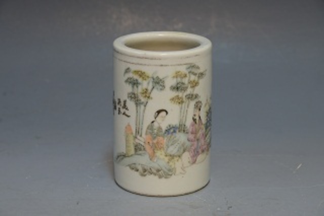 Beauty is like a jade pastel pen holder