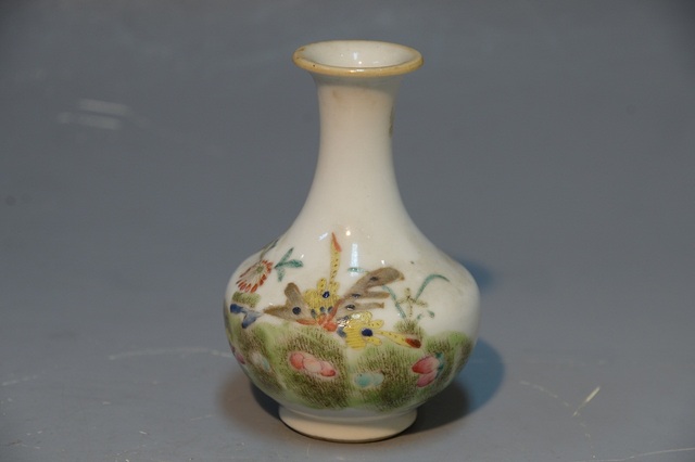 Butterfly floral pattern pastel jade pot spring bottle