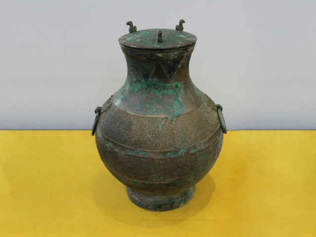 Double auxiliary first wrong red copper copper copper pattern copper kettle Warring States