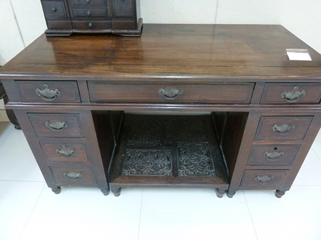 Mahogany writing desk