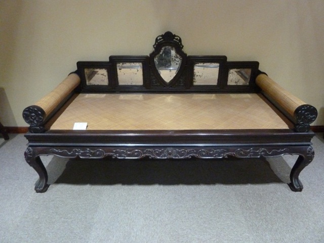 Old mahogany chaise longue in the late Qing Dynasty